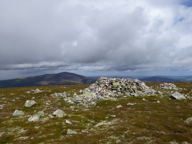 Summit shelter on Corryhabbie Hill