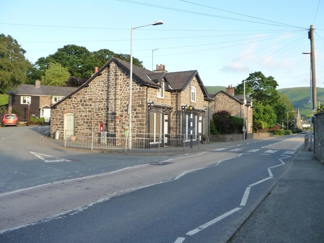 Post Office, Llandinam © Christine Johnstone :: Geograph Britain and ...