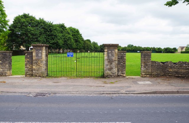 Main entrance to King George's Field, Newland, Witney, Oxon