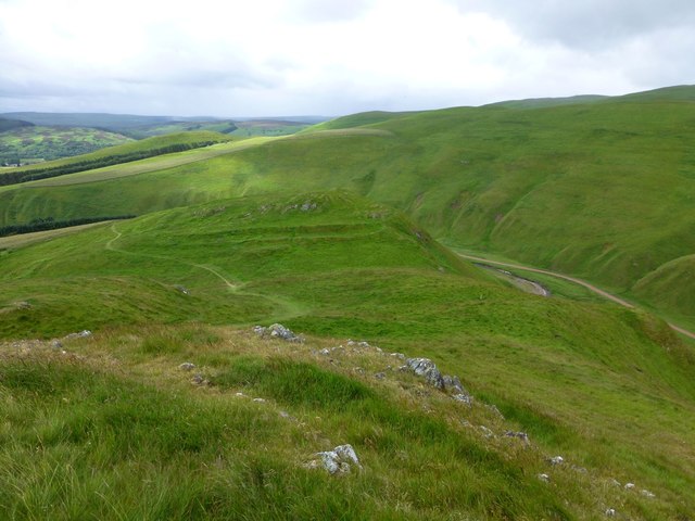 Camp Knowe, Clennell