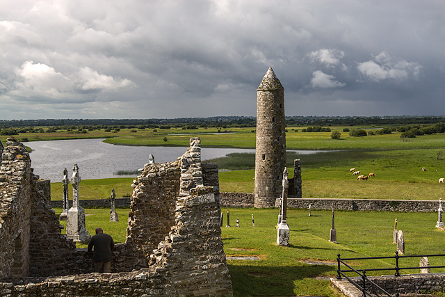 The monastic site of Clonmacnoise, Co. Offaly (2)