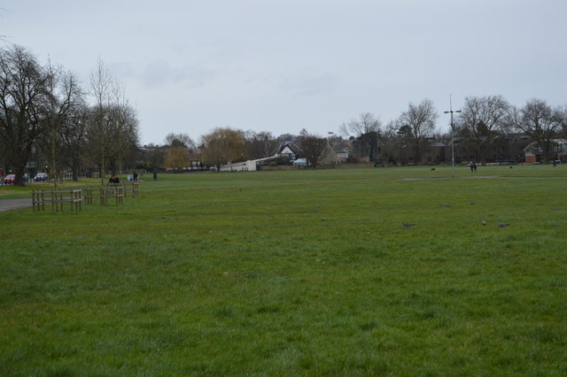 Midsummer Common © N Chadwick cc-by-sa/2.0 :: Geograph Britain and Ireland