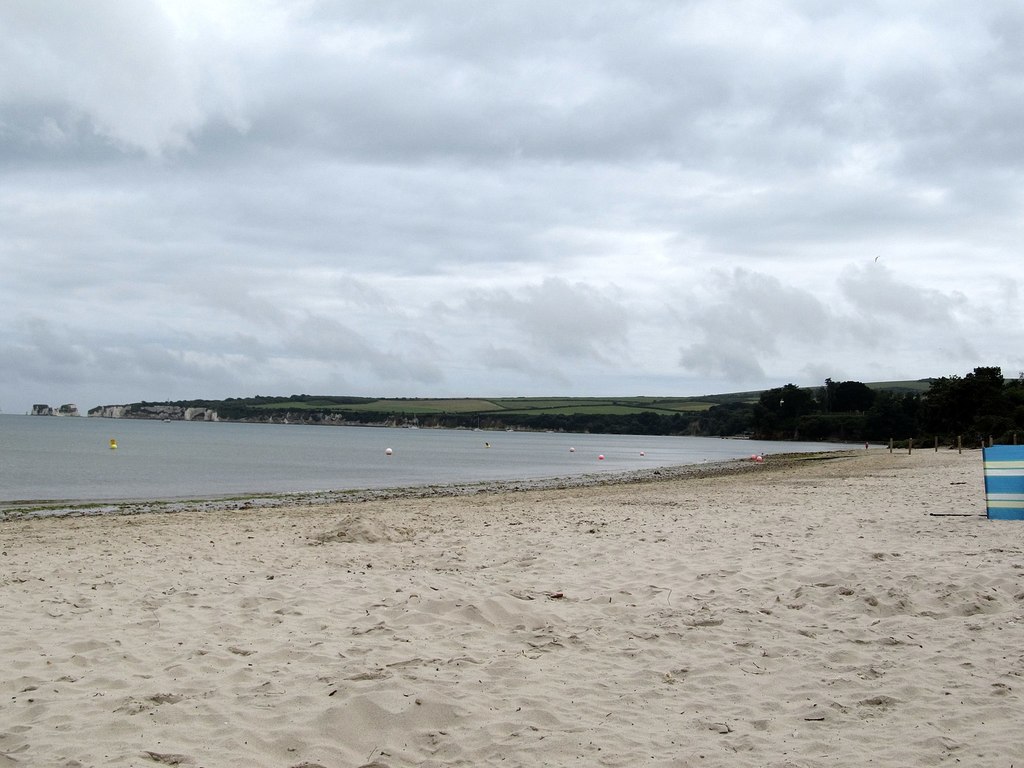 Studland Knoll Beach © Ian Rob cc-by-sa/2.0 :: Geograph Britain and Ireland