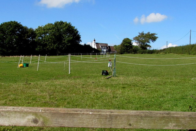 Roped-off field near Maythorn Farm, Brockhampton