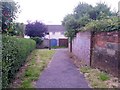 West Howe: footpath U01 meets the rear driveway