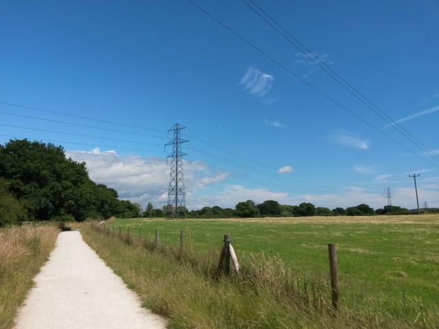 Throop: differently strung cables cross the Stour Valley Way
