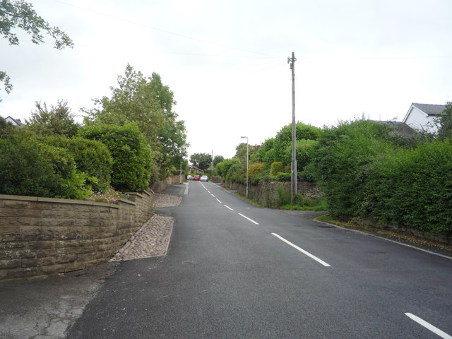 Heading uphill on Mellor Brow © JThomas cc-by-sa/2.0 :: Geograph ...