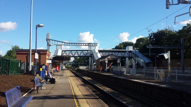 New footbridge now open at Goring and Streatley