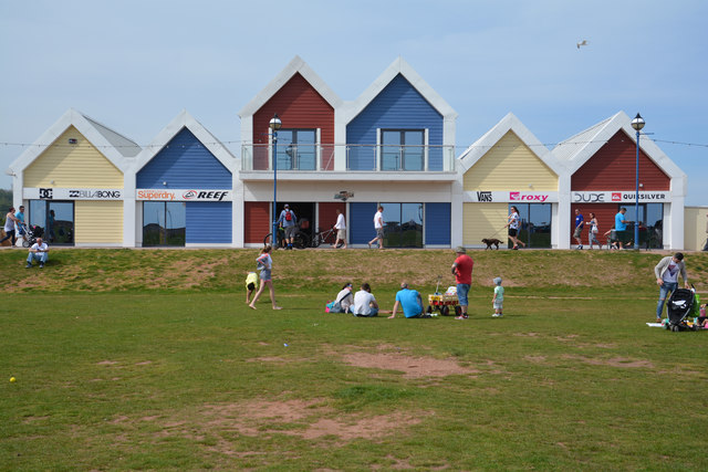 Dawlish Warren : Shops © Lewis Clarke cc-by-sa/2.0 :: Geograph Britain