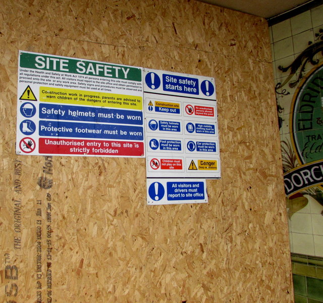 Building site safety instructions in the... © Jaggery cc-by-sa/2.0 ...