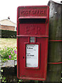 TL9879 : Fen Street Postbox by Geographer