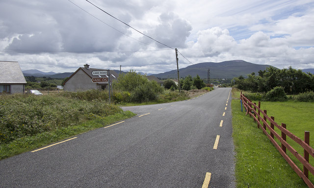 Road near Cromane © Rossographer :: Geograph Ireland