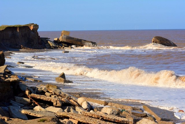 Sandy Beaches, North Marsh Road,... © Mark Stevenson cc-by-sa/2.0 ...