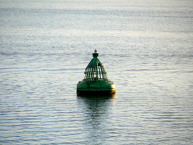 Channel Marker Buoy "NW Netley" In... © David Dixon Cc-by-sa/2.0 ...