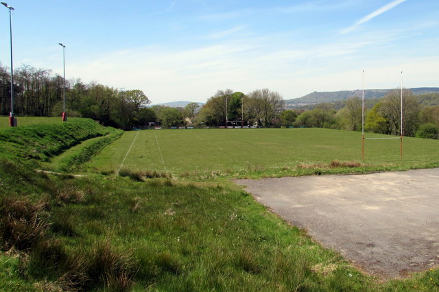 Rugby pitch, Tonna
