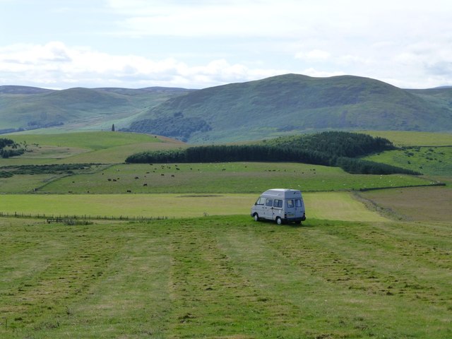 The monument on Lanton Hill © Russel Wills :: Geograph Britain and Ireland