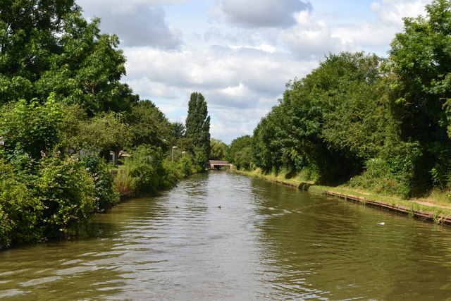 Grand Union Canal on the outskirts of Leamington Spa