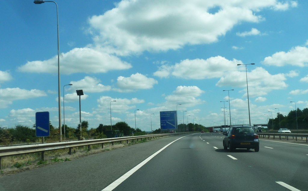 M5 approaching junction with M50 © Clint Mann cc-by-sa/2.0 :: Geograph ...