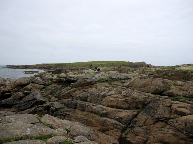Rocks beside Ham Sound, Holm of Skaw