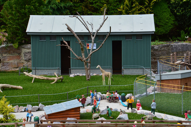 Torquay : Babbacombe Model Village - Zoo Scene