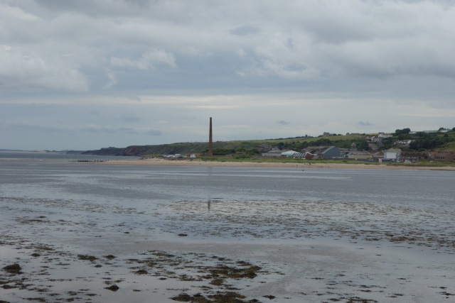 Estuary mouth © DS Pugh cc-by-sa/2.0 :: Geograph Britain and Ireland