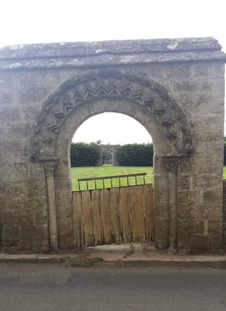 Arch at Manor Farm Queen Charlton