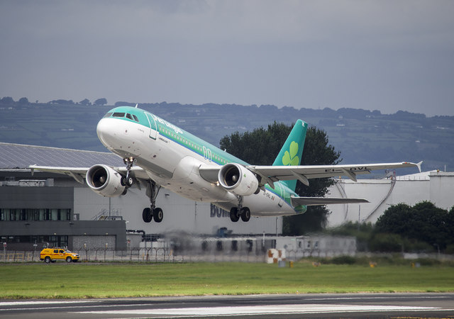 EI-DVL at Belfast © Rossographer :: Geograph Ireland