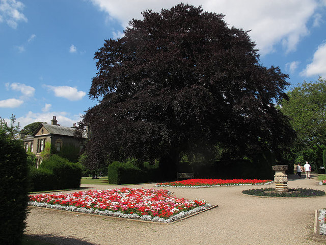Formal garden at Lotherton Hall (1)