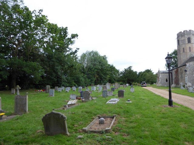 St. Margaret, Topcroft: churchyard (b)