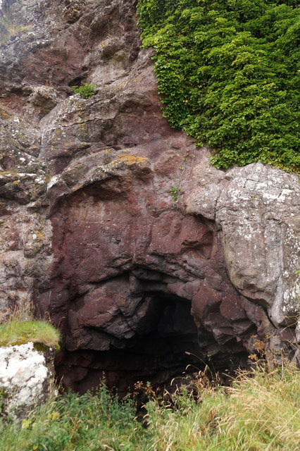 St Baldred's Cave, Seacliff