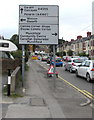 Bilingual directions sign, Cardiff Road, Dinas Powys