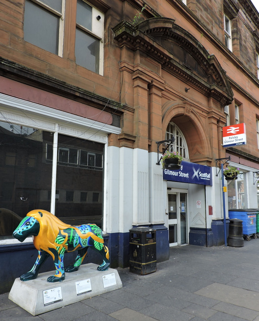 Pride of Paisley lions © Thomas Nugent cc-by-sa/2.0 :: Geograph Britain ...