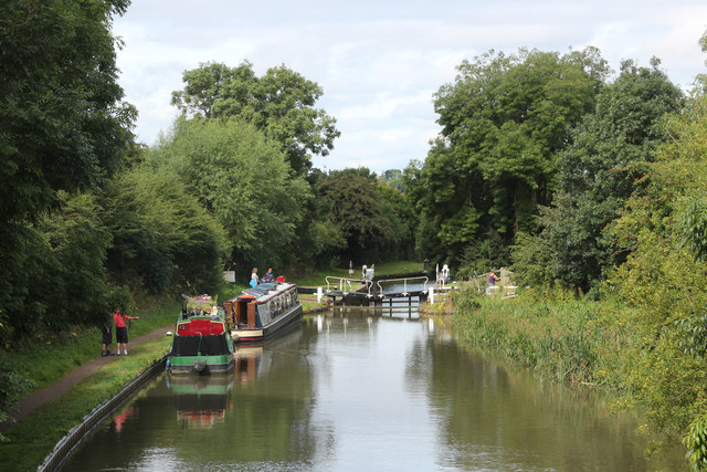 Lock at Grand Union Canal and Oxford... © Oast House Archive ...