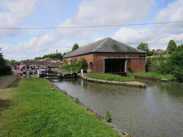 Lock at Grand Union Canal and Oxford Canal