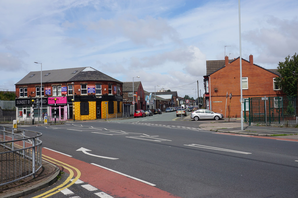 Road junction on Knowsley Road © Bill Boaden cc-by-sa/2.0 :: Geograph ...