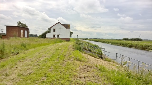 Pumping station beside New River Ancholme