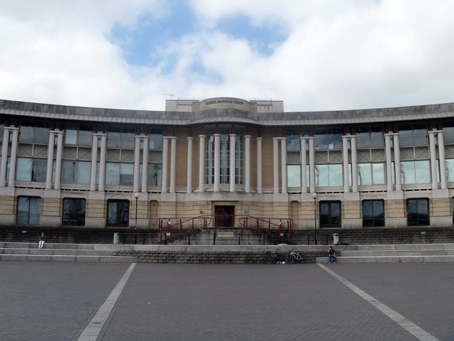 Canons House © Michael Dibb cc-by-sa/2.0 :: Geograph Britain and Ireland