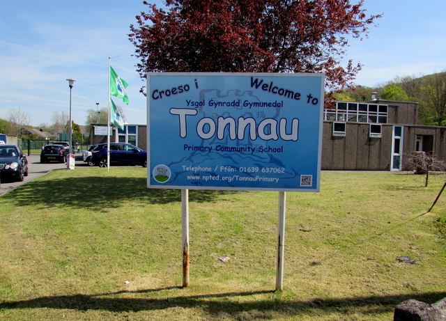 Tonnau Primary Community School nameboard, Tonna