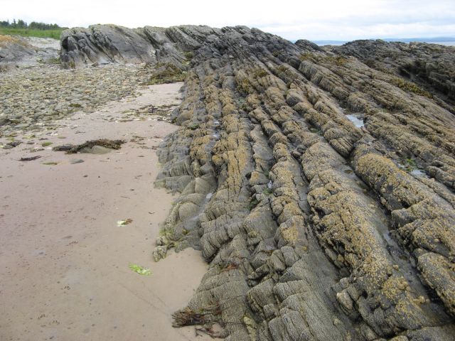 inclined-strata-jonathan-wilkins-cc-by-sa-2-0-geograph-britain-and