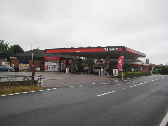 Texaco petrol station © Anthony Vosper cc-by-sa/2.0 :: Geograph Britain ...