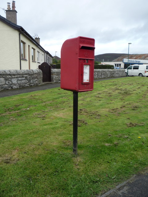 Elizabethan postbox on Victoria Road, Brora