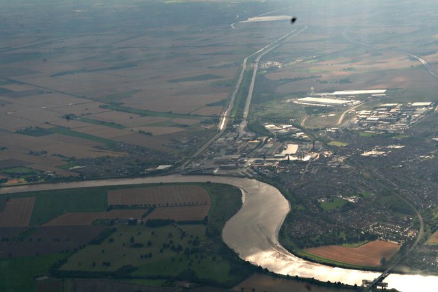 Goole, River Ouse and Dutch River: aerial 2016