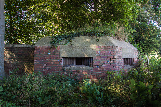 North Wales WWII defences: RAF Sealand, Old Marsh Farm (II) -  pillbox (1)