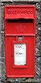 Close up, Elizabethan postbox, Free Presbyterian Church of Scotland