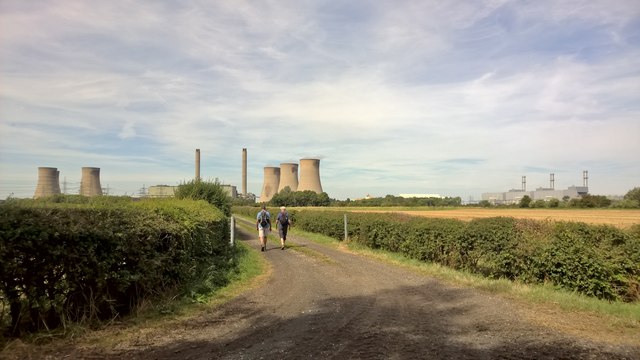 Looking Towards West Burton Power... © Chris Morgan Cc-by-sa/2.0 ...