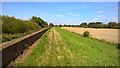 Path along top of River Ouse flood bank