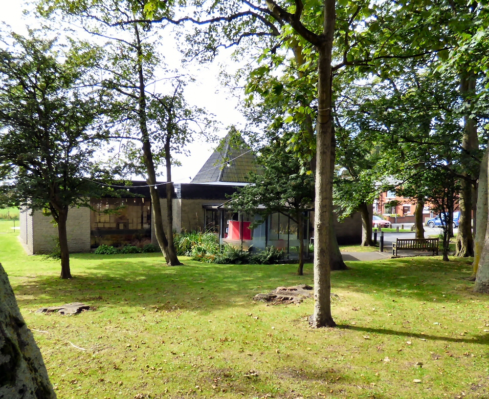 Knott End Library © Gerald England :: Geograph Britain and Ireland