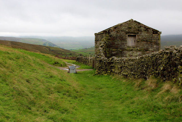 Stone Barn on the Pennine Way