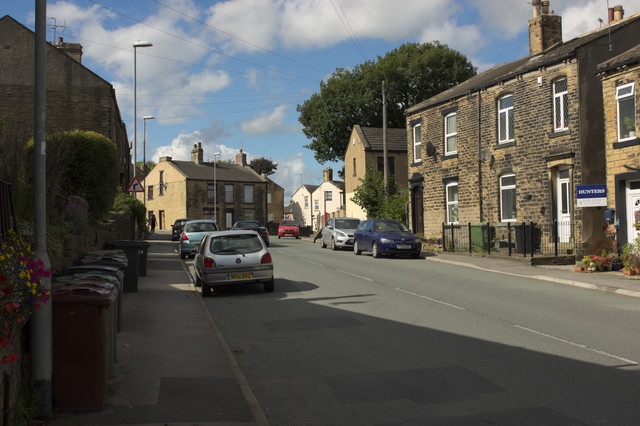 Fartown, Pudsey © Mark Anderson cc-by-sa/2.0 :: Geograph Britain and ...