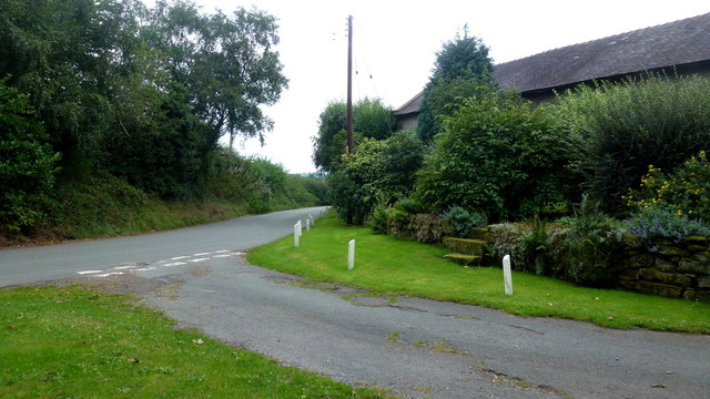 Lane junction at Bearstone